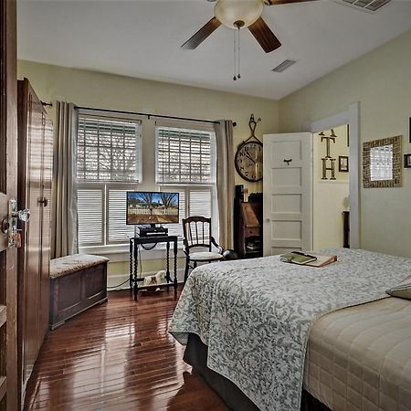 Granbury Gardens Bed And Breakfast Quarto foto