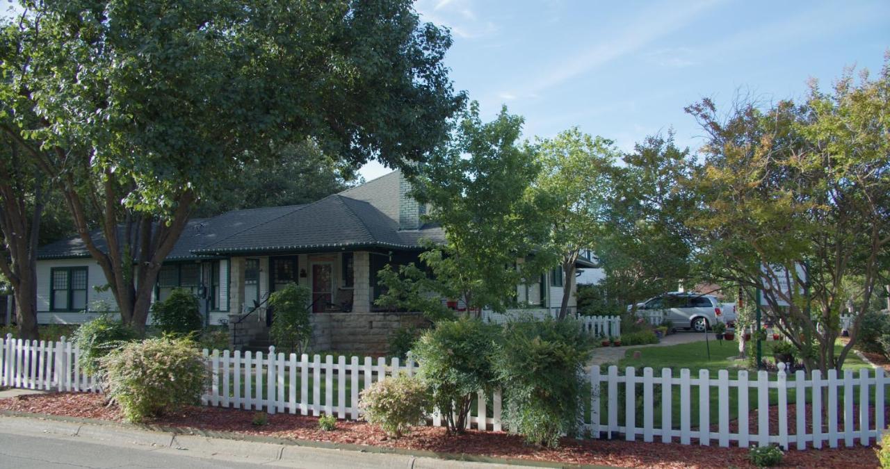 Granbury Gardens Bed And Breakfast Exterior foto